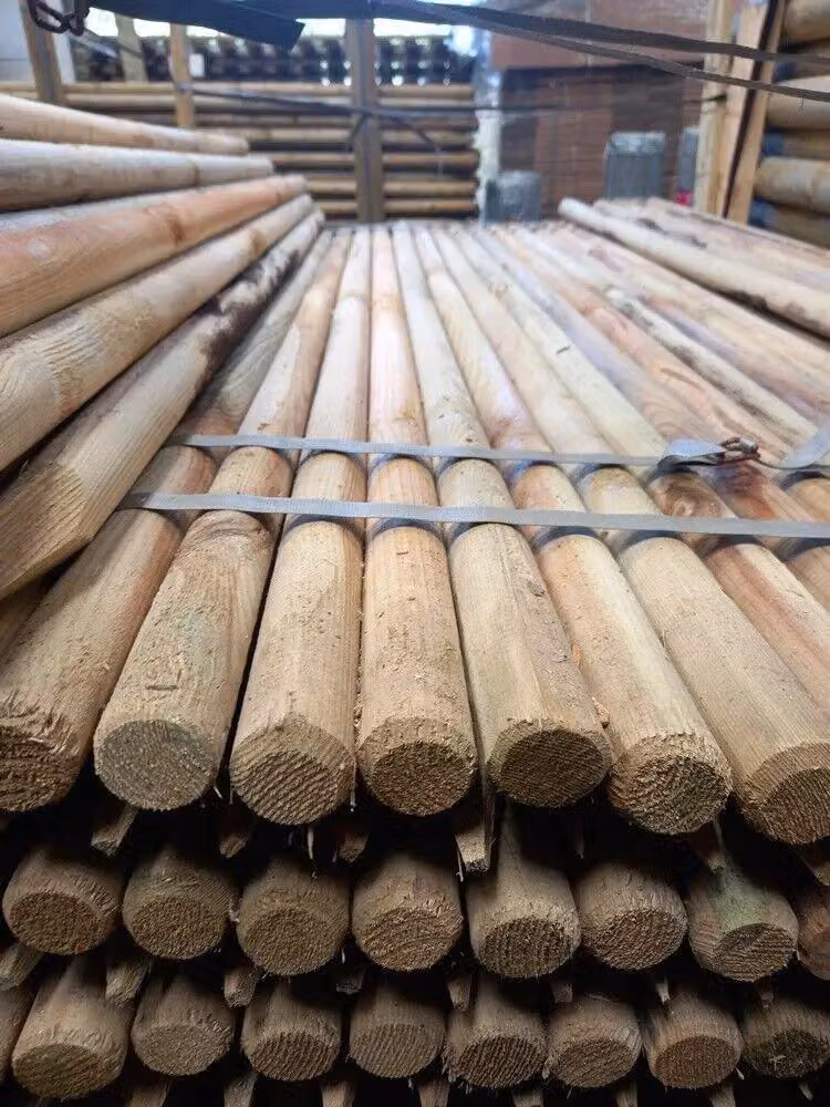 F&G Supplies 10 Pack Round Wooden Fence Posts, Pressure Treated, Diameter: 40 mm, Height: 180 cm – 4