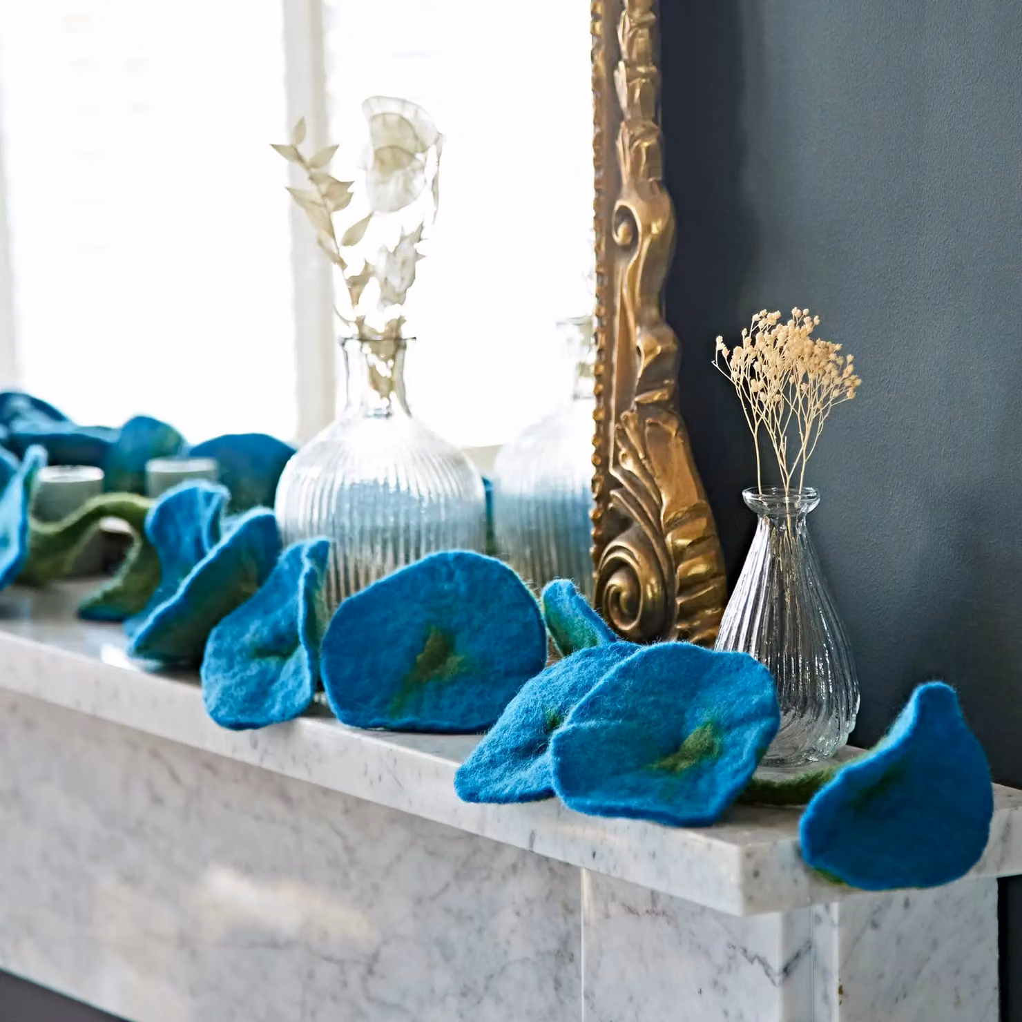 Paper High Handcrafted Felt Flower Garland in Turquoise, 160 cm Long with 20 Flowers – 2