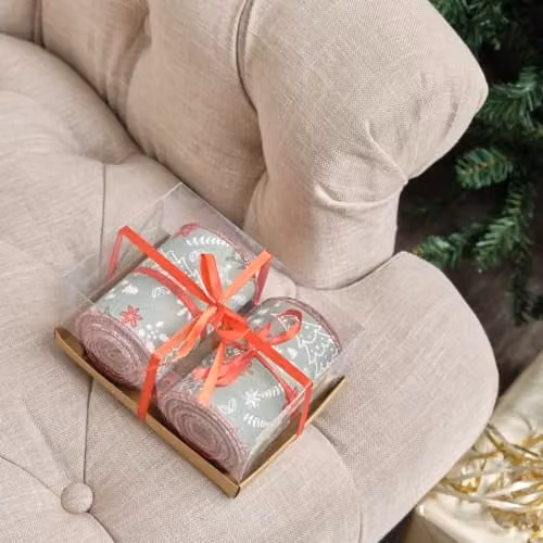 Melody Maison Green and White Floral Fabric Christmas Tree Ribbon with Snowflake Details – 1