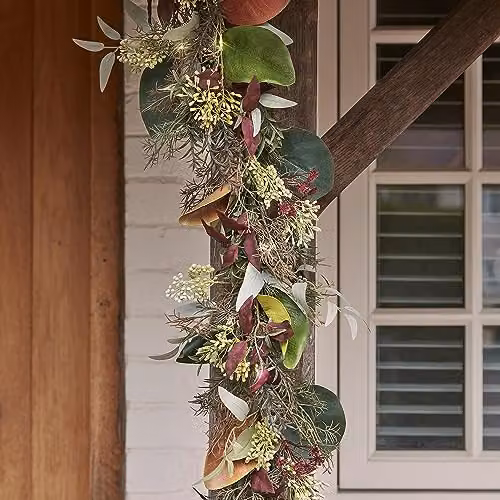 Lights4fun Pre Lit Artificial Red Robin and Eucalyptus Autumn and Winter Garland with 50 Micro LEDs, Battery Operated, 1.5m, Green, Orange, White and Red – 2