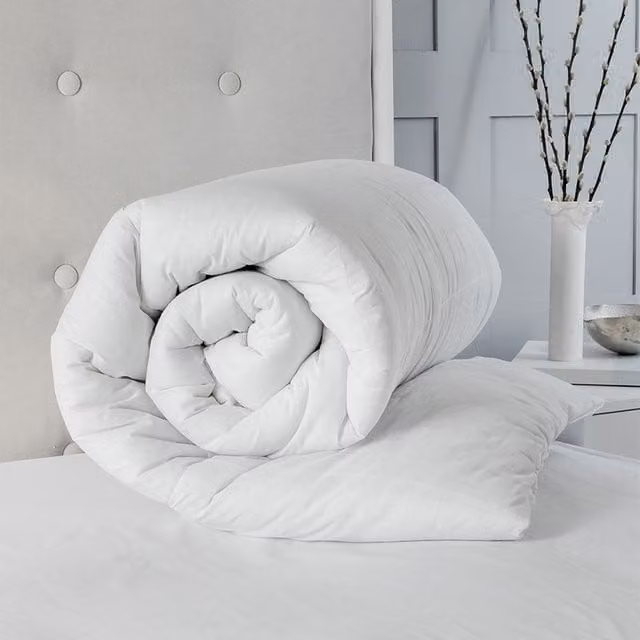 Snug City Single Summer Anti Allergy Duvet 4.5 Tog and 2 Pillows Set with Microfibre and Hollowfibre Filling in White