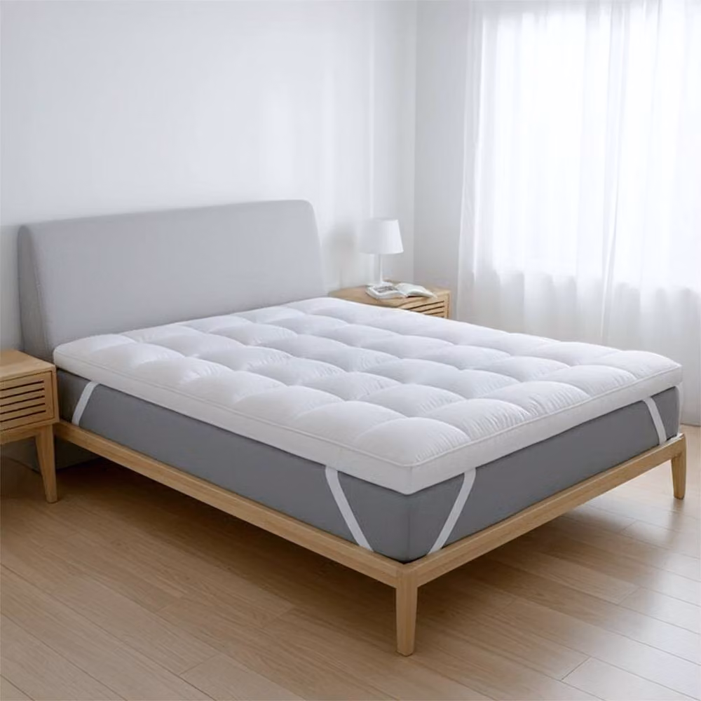 The White Stone Single Mattress Topper with 1000 g/m2 Wadding Filling in White – 2