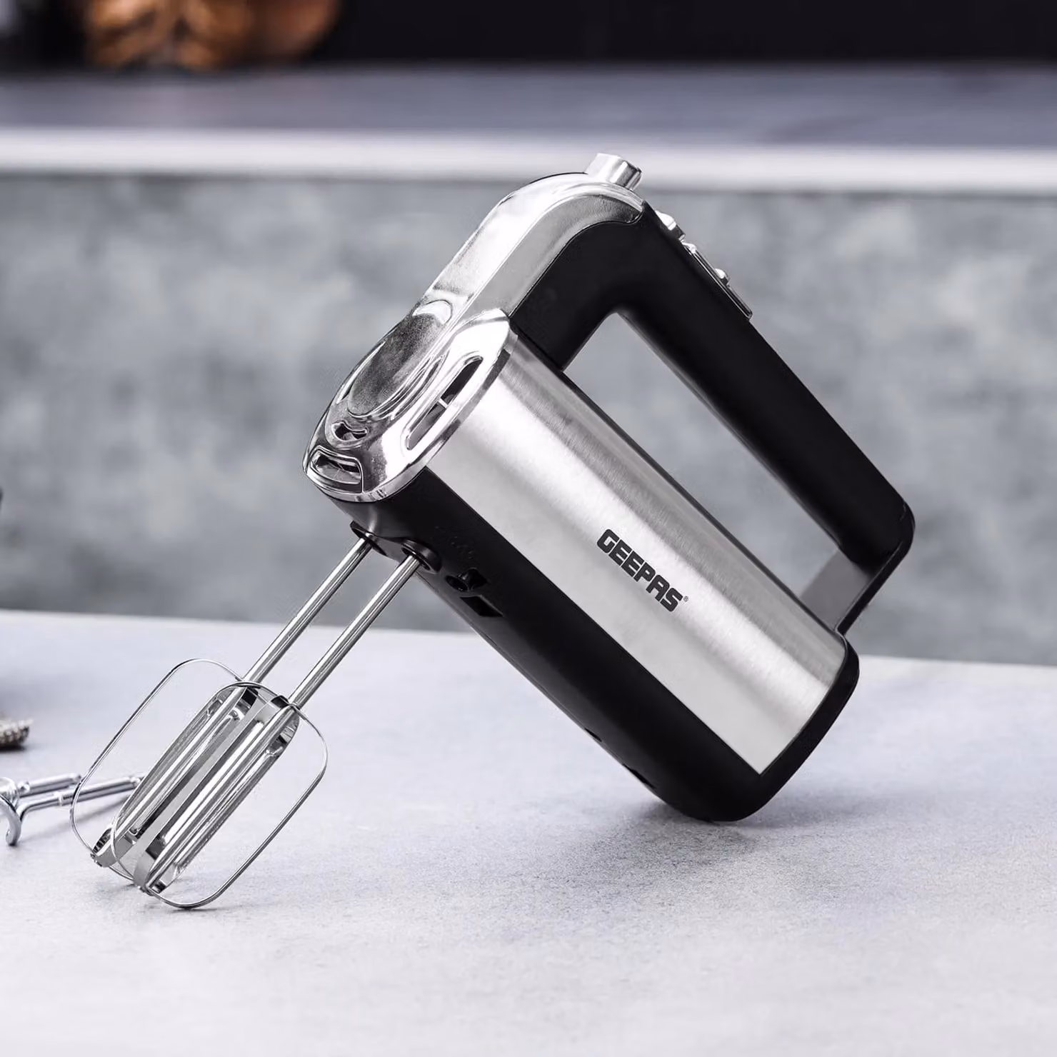 Geepas 400W Electric Hand Mixer and Whisk with 5-Speed Turbo Function and Storage Base in Black – 2