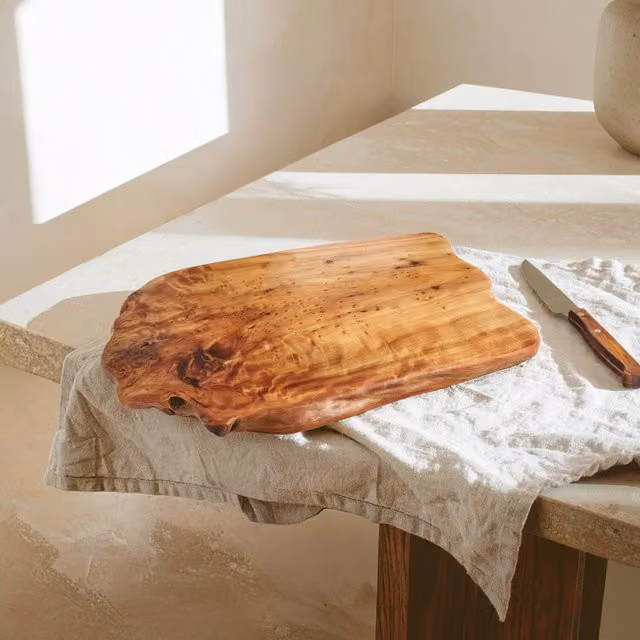 Orsina Solid Cedarwood Chopping and Serving Board with Irregular Edges, Brown, W/D/H: 40.0 x 30.0 x 2.0 cm