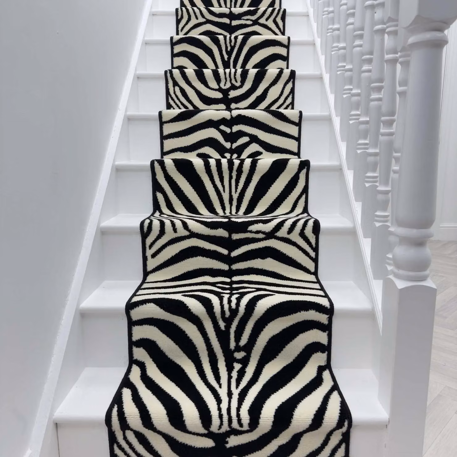 runrug Zebra Stair Runner Carpet in White, W: 70 cm, L: 600 cm – 3