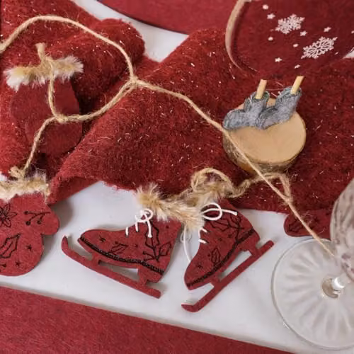 Melody Maison Red Wool Table Runner – 2