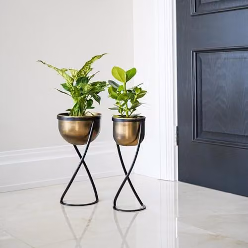 Ivyline Kensington Round Metal Planter on Stand in Gold, H 42 cm x W 14 cm – 3