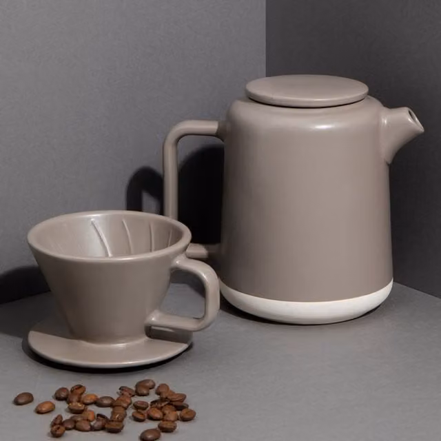 La Cafetire Teapot in Beige and Yellow