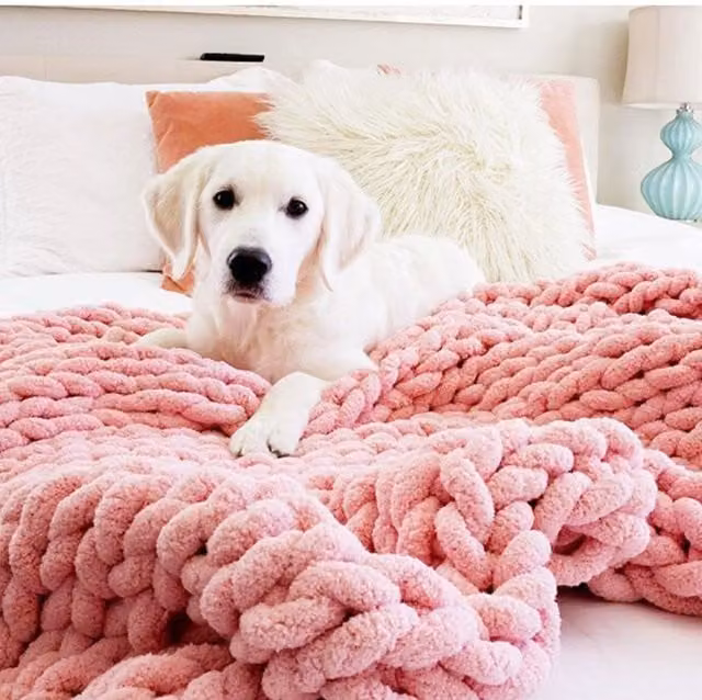 Livingandhome Pink Chenille Knitted Chunky Throw Blanket, W: 80 cm, D: 100 cm