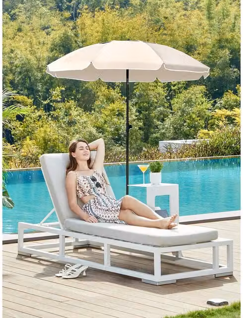 SONGMICS Portable Beach Parasol with UPF 50 Protection in Brown