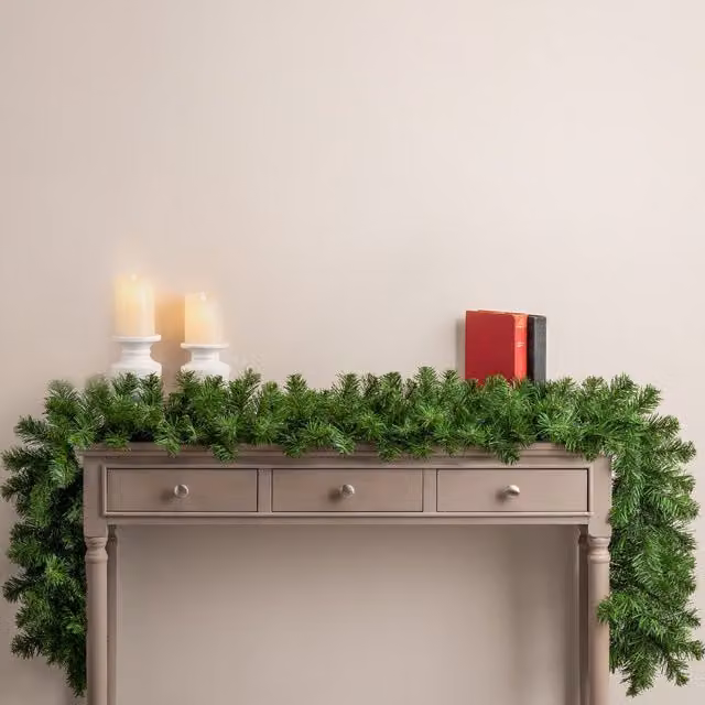 Christow Large Plain Green Artificial Pine Christmas Garland 270 cm – 1