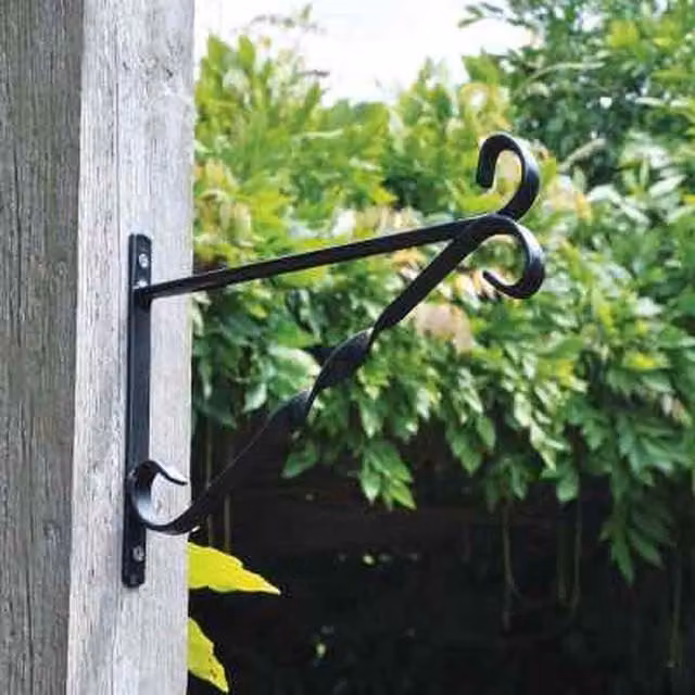 Garden Mile Black Cast Iron Garden Hanging Basket Bracket