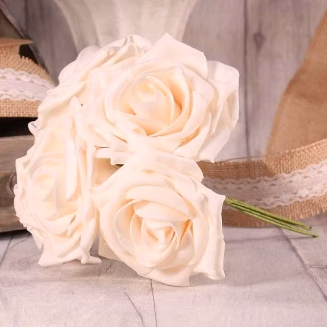 Kingsbury Gifts Bunch of 5 Ivory Foam Open Tea Roses
