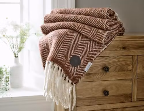 The Lyndon Company Supersoft Moorland 100% Brushed Wool Jacquard Throw Blanket in Natural, Green and Burnt Orange [RUSSET] – 2