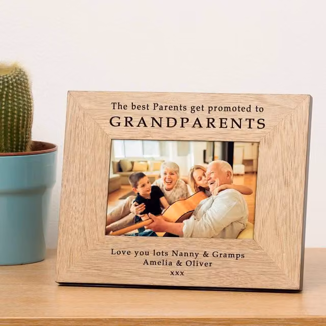 Uniqueful Personalised Best Parents or Grandparents New Baby Wood Photo Frame, Brown, W/H: 17.8 x 12.7 cm