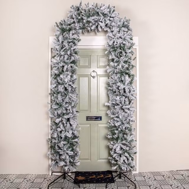 Samuel ALEXANDER 8ft Slimline Single Door Artificial Snow Flocked Christmas Tree in Green and White with 2000 Tips