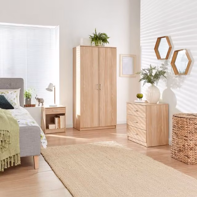 Panama 3 Piece Oak Bedroom Set in Brown