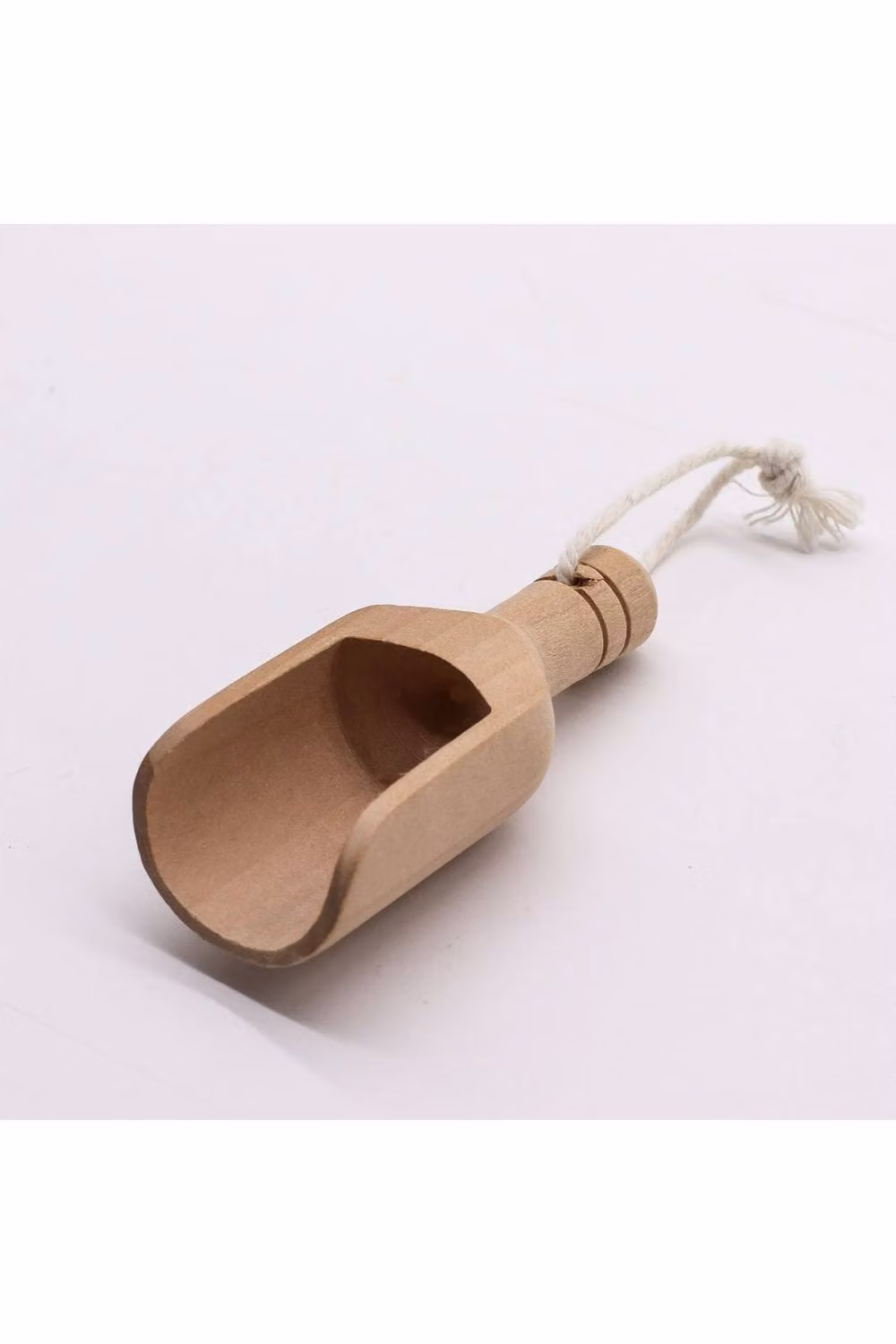 KDMD Mini Wooden Scoop for Bath Salts and Granular Products in Natural Brown and Beige – 2