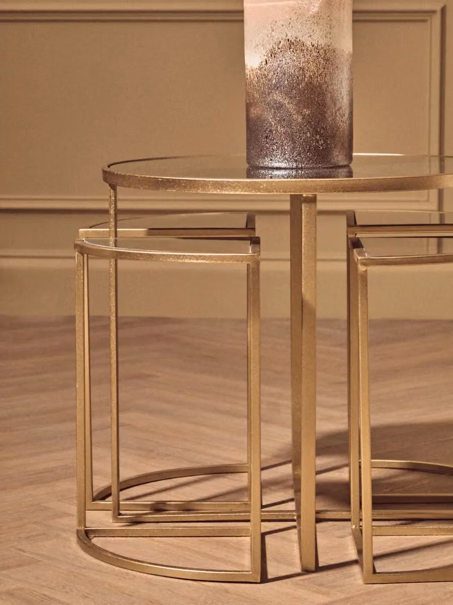 Orsina Industrial Design Set of 5 Round Nesting Tables in Gold with Glass Tops – 2