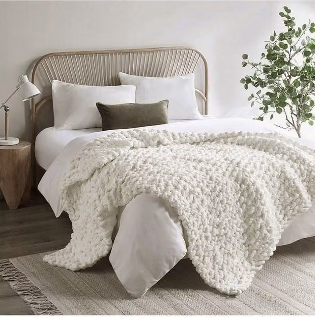 Living and Home Fluffy Chunky Knit Throw Blanket in White, W/D/H: 100 x 120 cm – 1