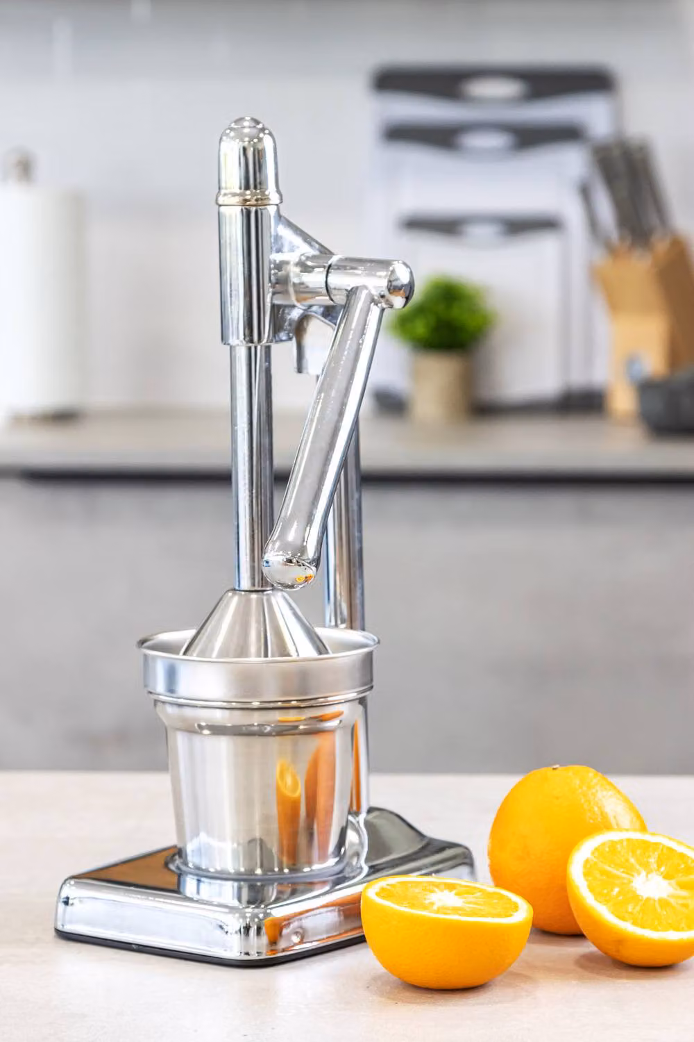 MasterClass Deluxe Chrome Plated Lever-Arm Citrus Press in Silver – 2