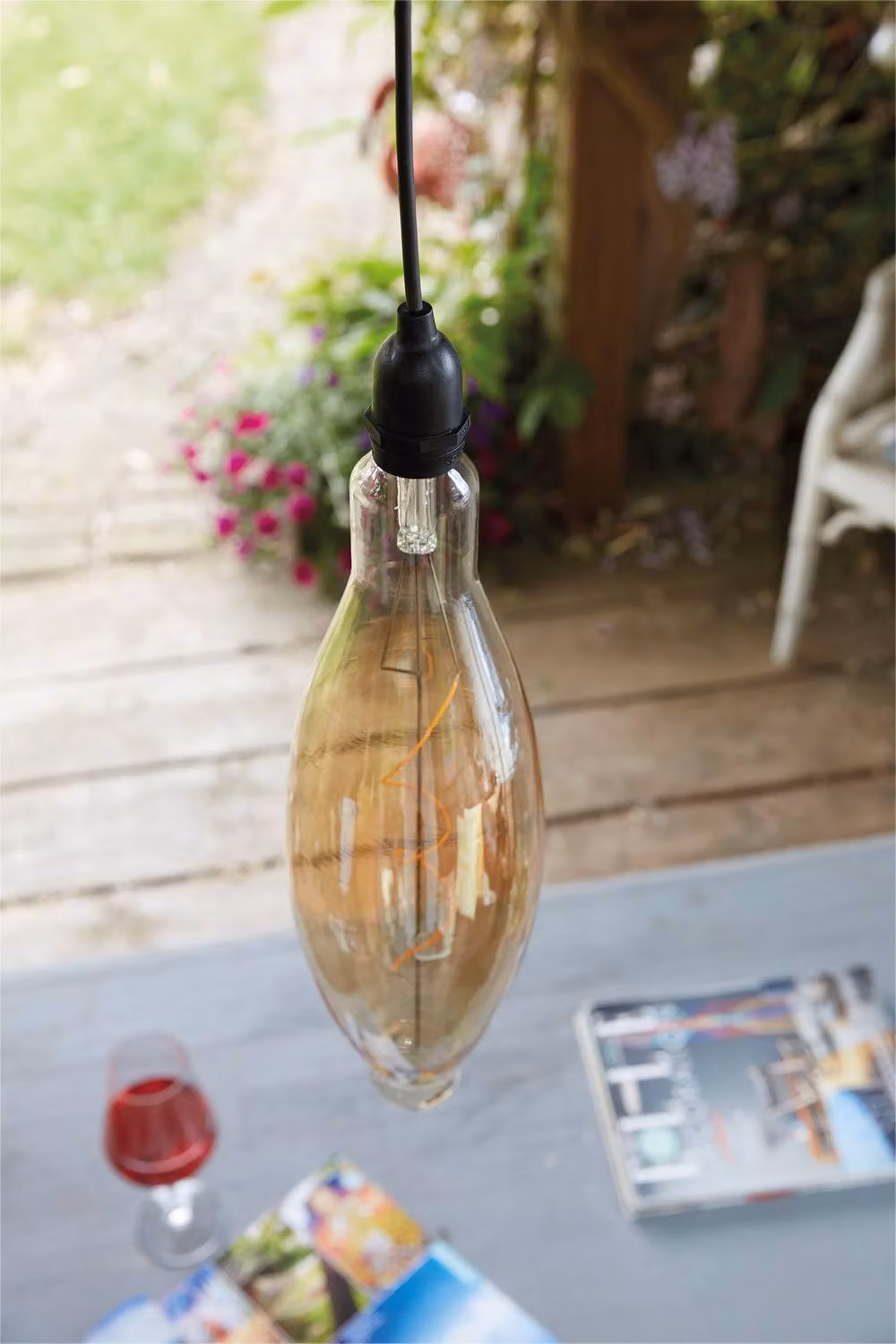 St Helens Elipse Battery Powered Pendulum Garden Light in Black – 3