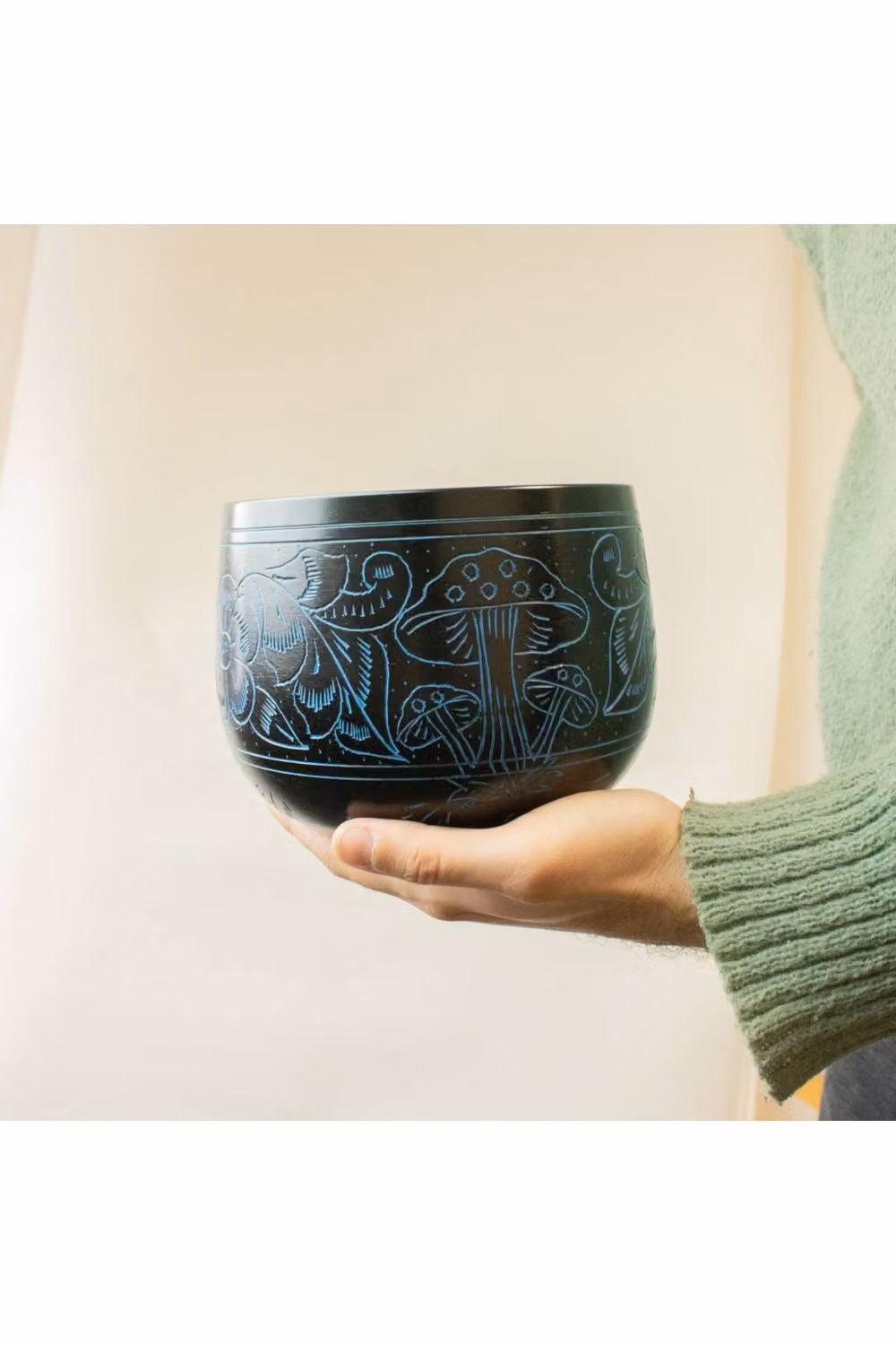 KDMD Magic Mushroom Cauldron Singing Bowl in Black and Blue, Diameter: 15 cm – 3