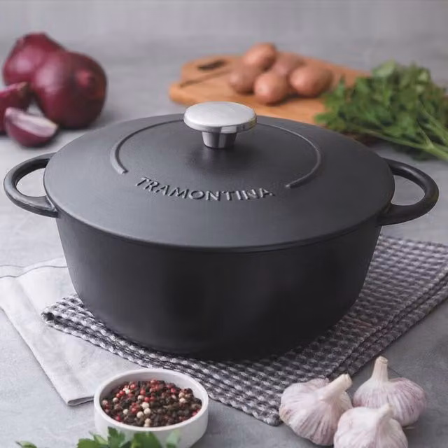 Tramontina Black Enamelled Cast Iron Casserole Dish, 6 l – 4