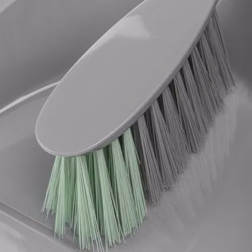 JVL Wall-Mountable Dustpan and Brush Set with Rubber Grip in Grey and Green – 2