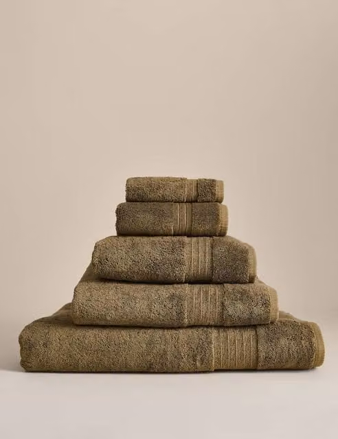 M&S Egyptian Cotton Fluffy Quick Drying Towel with Border in Green