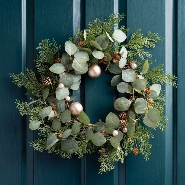 Scottish Everlastings Ltd Green Eucalyptus and Bronze Bauble Christmas Wreath, Diameter: 45 cm – 1