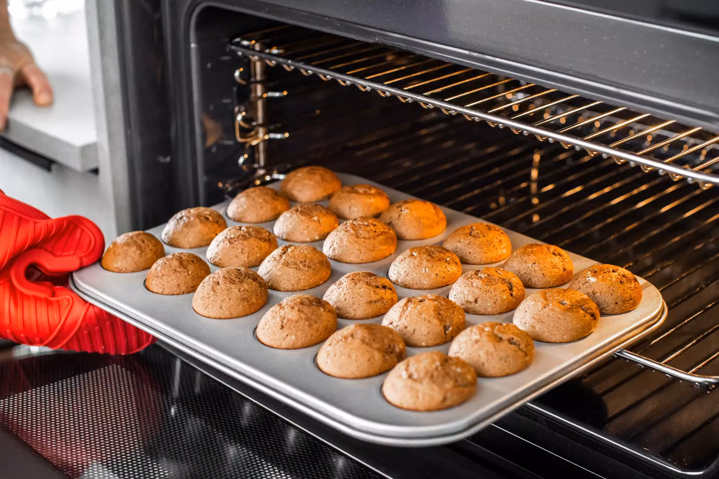 KitchenCraft Non-Stick 24-Cup Muffin Tray, Silver – 4