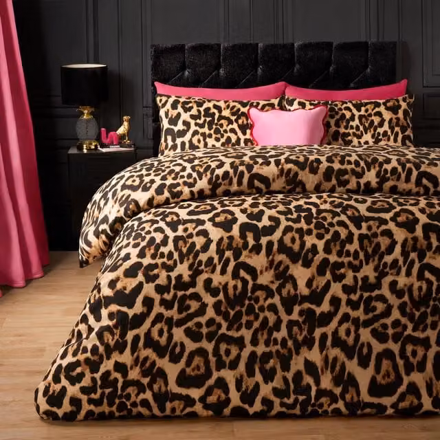 OHS Reversible Leopard Print Microfibre Duvet Set, Brown, 180 x 200 cm
