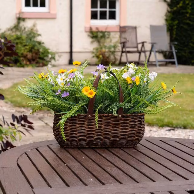 Scottish Everlastings Ltd Mixed Wildflower Hanging Outdoor Basket with Handles in Green, W/D/H: 55 x 35 x 12 cm – 1