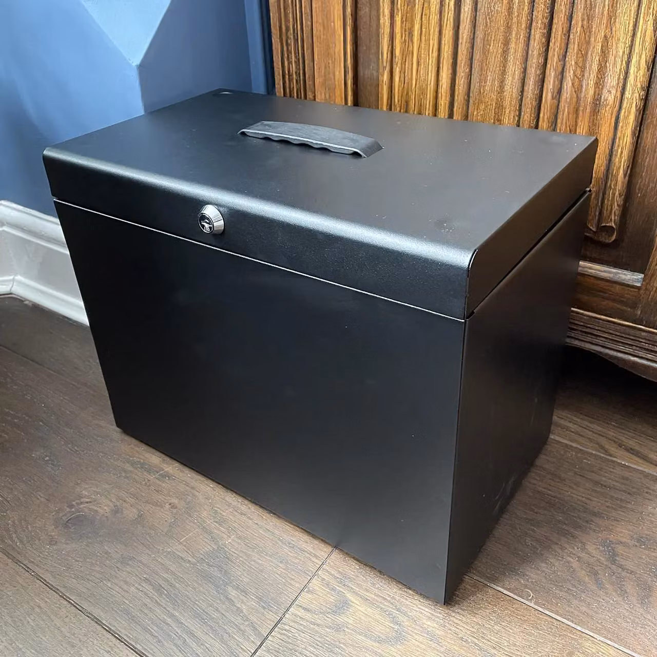 mysmartbuy Metal Lockable A4 Document Box in Black with 5 Suspension Files – 2