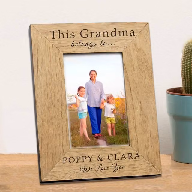 Uniqueful Personalised This Belongs To Wood Picture Frame for Grandma, Brown, 7 x 5 in