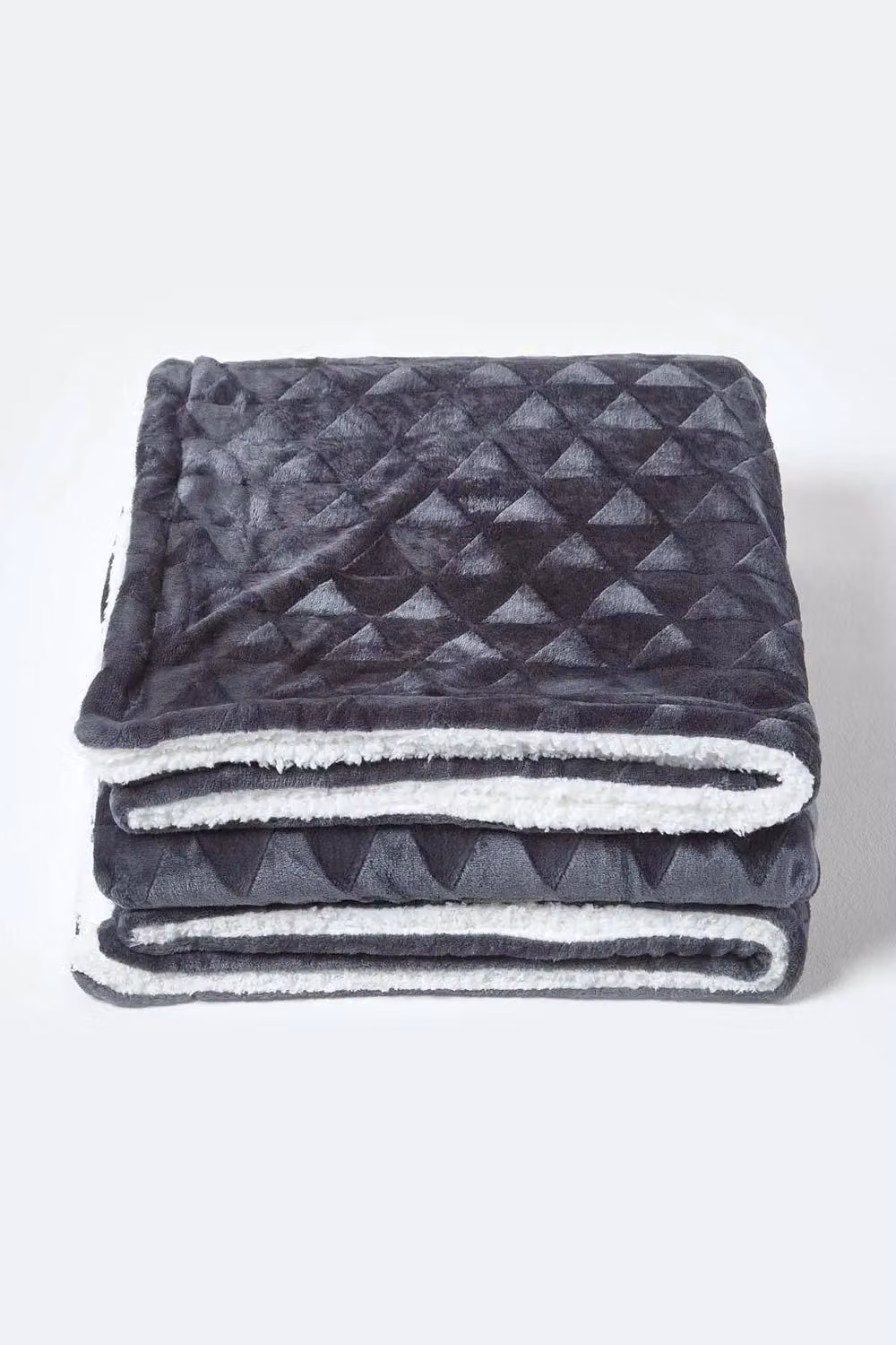 Homescapes Geometric Patterned Sherpa Fleece Throw Blanket in Grey and Purple, W/D/H: 130 x 160 cm – 2