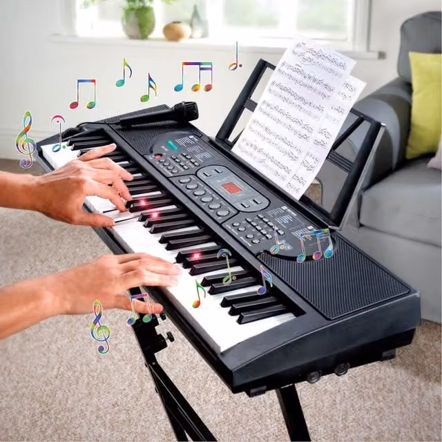 Livingandhome 61 Key Electronic Keyboard with Microphone in Black and White