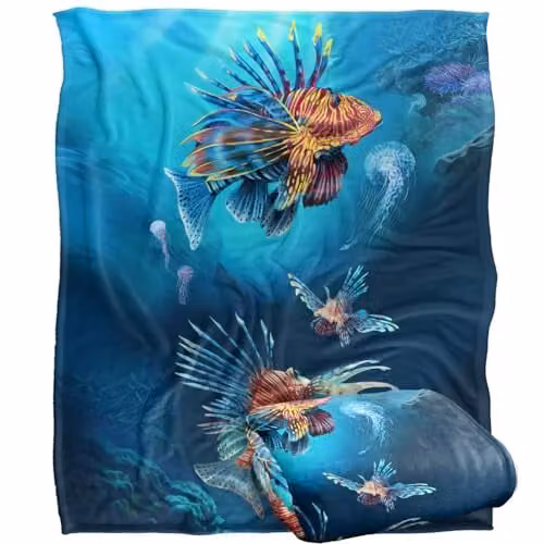 JQ Licensing Lion Fish Silky Touch Super Soft Fleece Throw Blanket in White, W/D/H: 152 x 127 cm – 1
