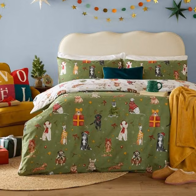 Furn Christmas Pawty Reversible Duvet Cover Set, Green, W: 200 cm x D: 200 cm