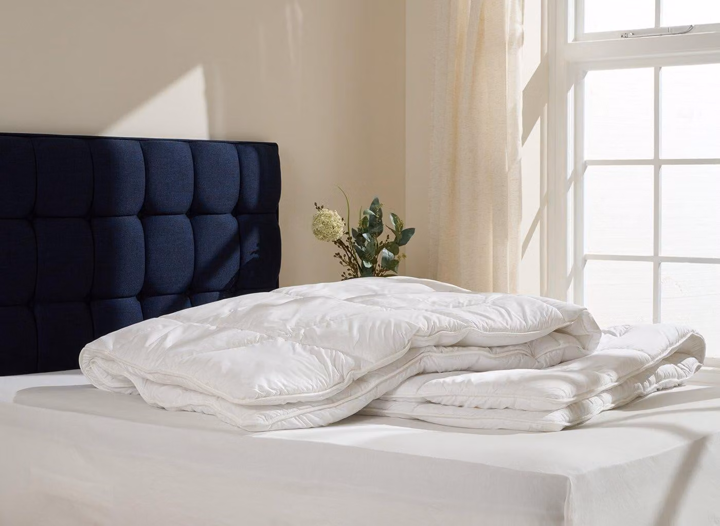 Tempur Home Luxe Fibre Cooling 6 Tog Microfibre Summer Duvet in White