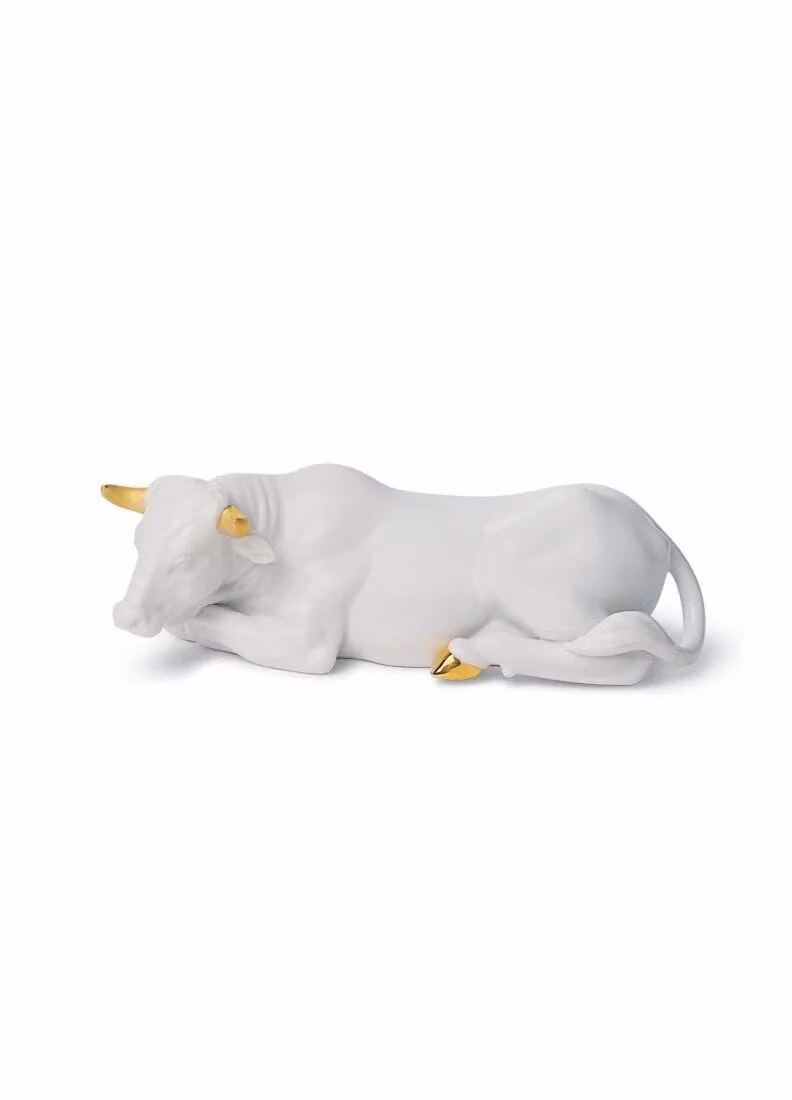 Lladró Ox Nativity Figurine in White and Gold Porcelain