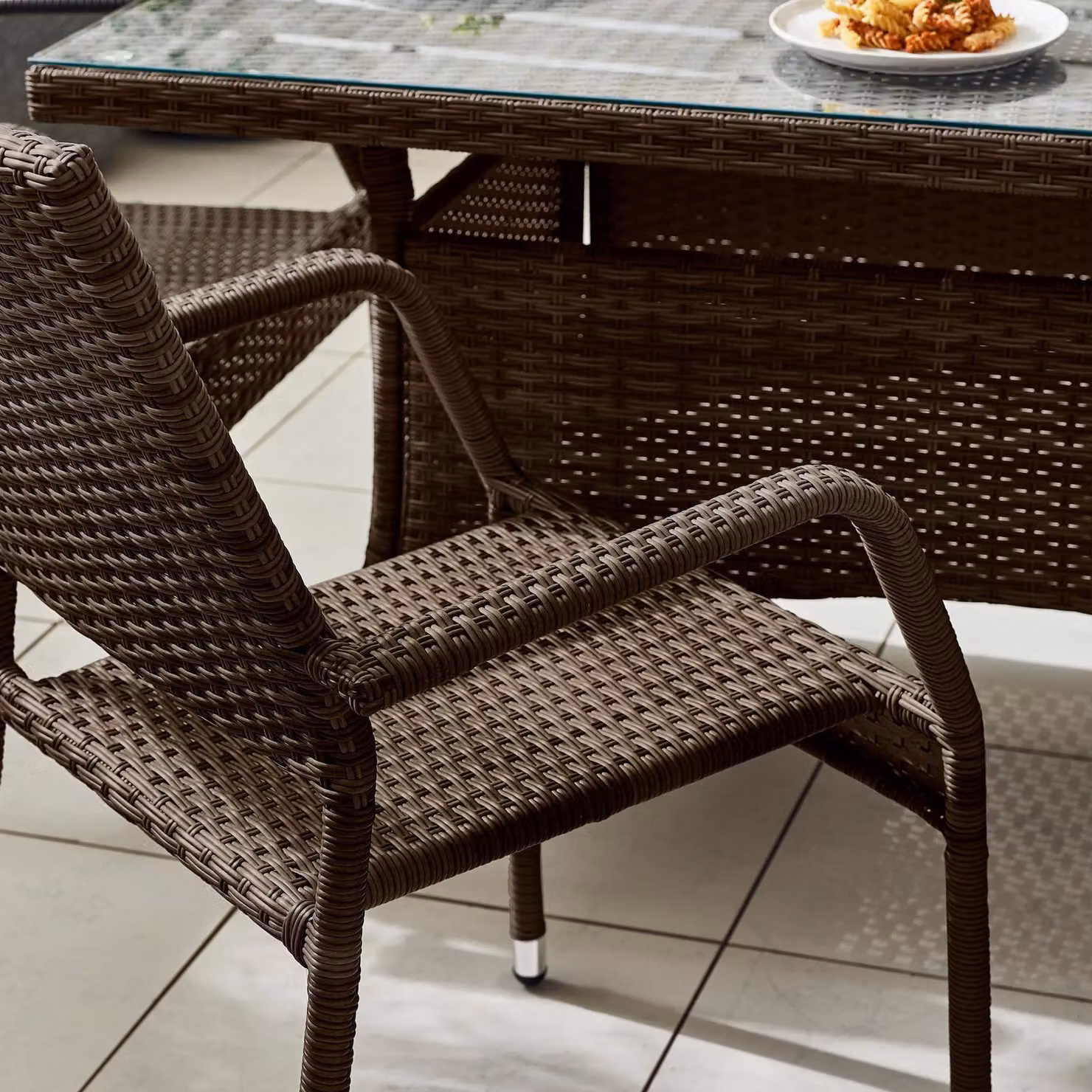 FurnitureboxUK Antigua 6 Seater Brown Polyrattan Outdoor Garden Dining Set with Glass Top – 4