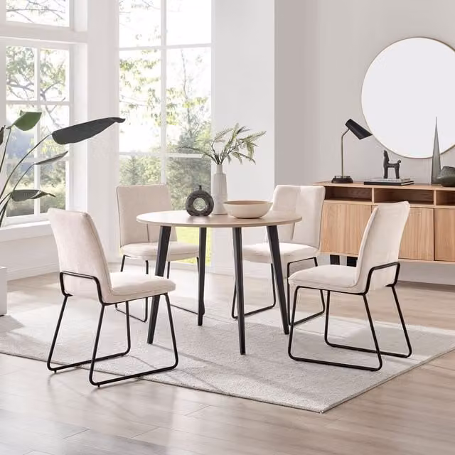 FurnitureboxUK Koko Oak Effect Round Dining Table and 4 Halle Dining Chairs in Taupe