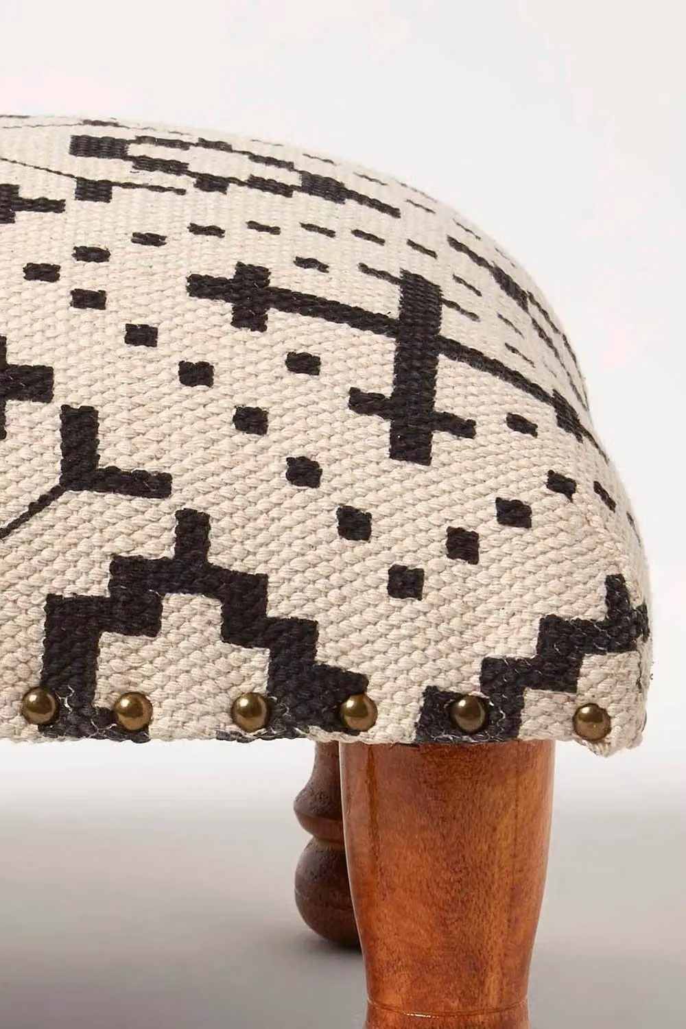 Homescapes Reva Black Geometric Fabric Footstool, W/D/H: 40 x 40 x 25 cm – 4