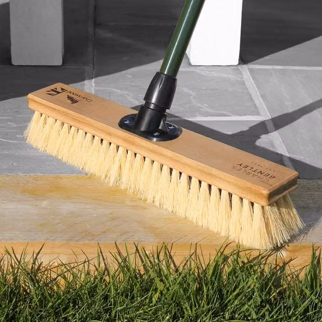 Charles Bentley Charnwood 18 inch Dual Fill Garden Broom, Green, H 140 x W 45 x D 7 cm – 1