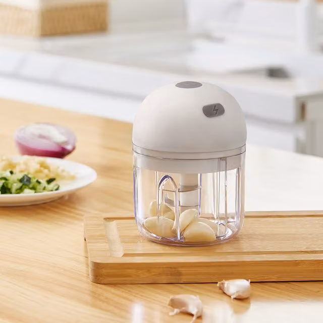 Komore Rechargeable Electric Kitchen Garlic Chopper in Pink