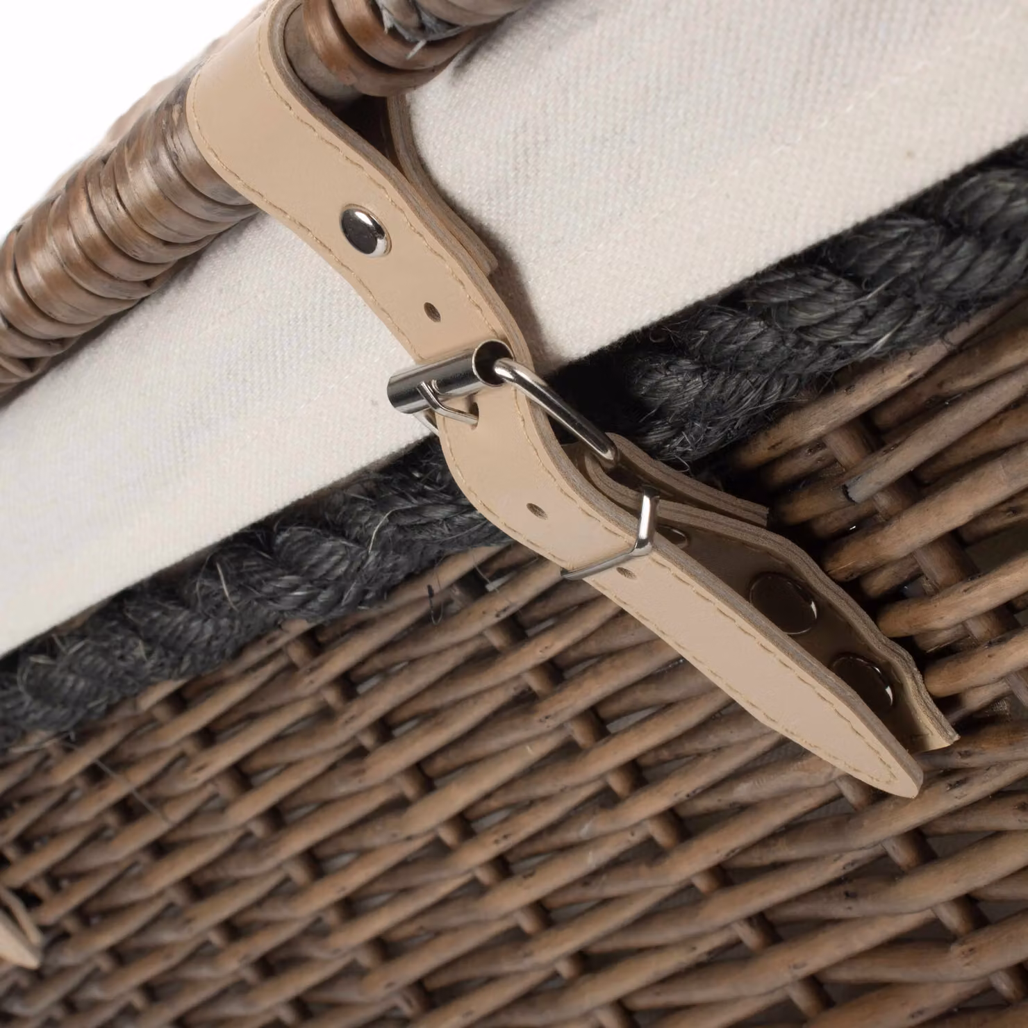 Red Wicker Picnic Basket Hamper with White Cotton Lining, Antique Wash, 62 cm – 3