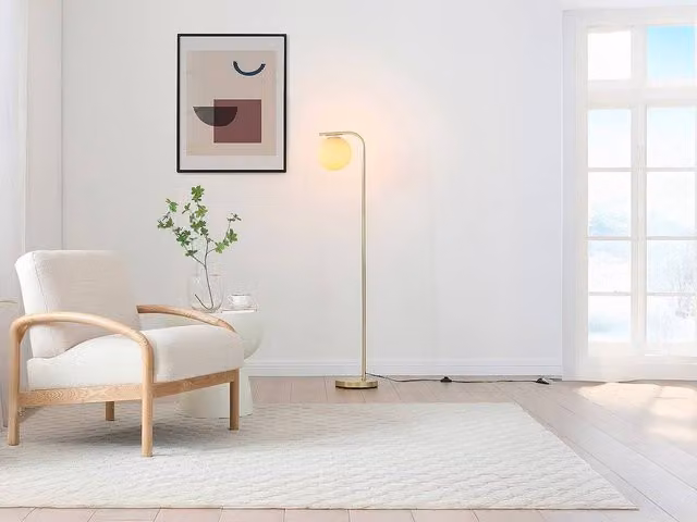 Vente-unique Brushed Brass and White Glass Sphere Floor Lamp, Gold/Brass and White, H 150 cm, D 28 cm
