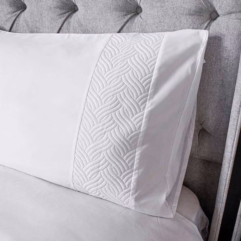 Voltico Pinsonic Quilted Microfibre Duvet Cover and Pillowcase Set in Green and White, Single